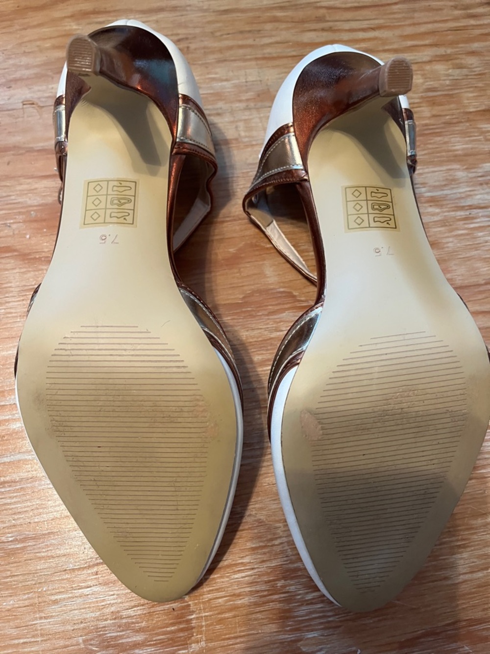 Babeyond Snazzy  T-Strap Women's Pumps - Picture 6 of 7